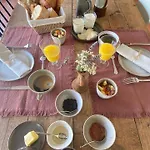 Un Matin De Mai Couette-café 3*