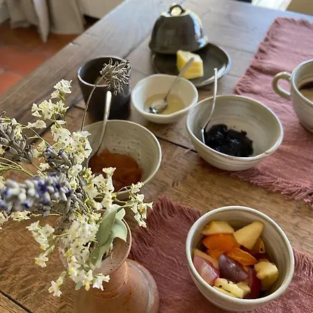 Un Matin De Mai Bed & Breakfast *