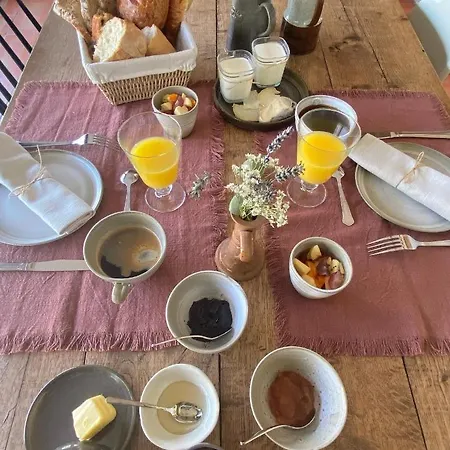 Un Matin De Mai Bed & Breakfast *