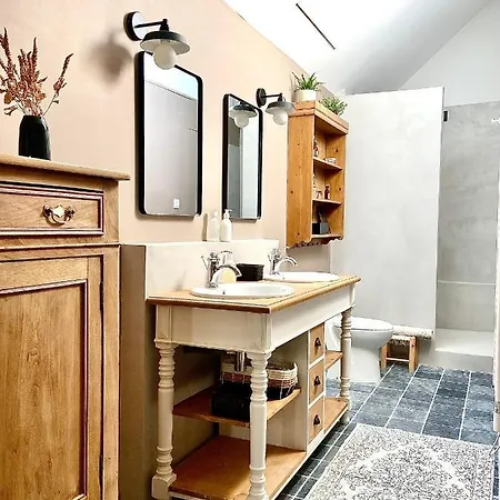 Un Matin De Mai Bed & Breakfast 3*